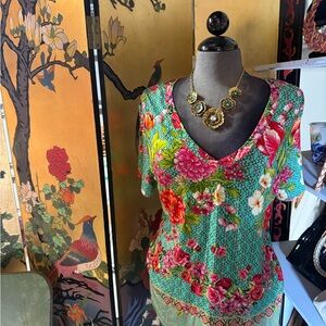 Renuar Floral V-Neck Short Sleeve Top - Green and Pink